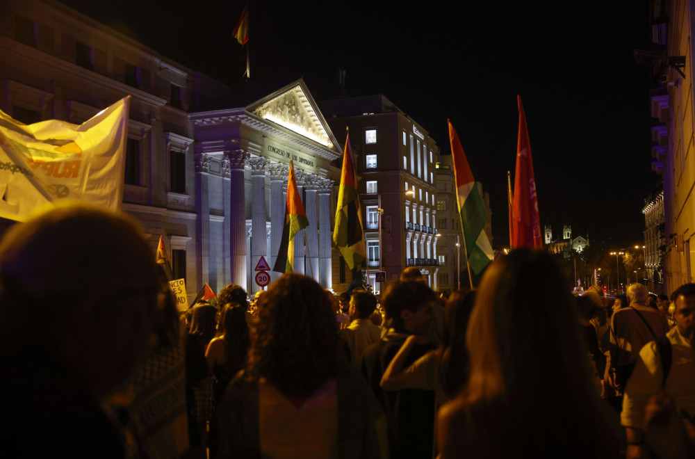 Mirni protest za Gazu prerastao u haos; Policija odmah reagovala FOTO/VIDEO