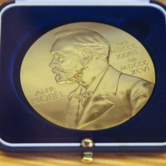 Neverovatno: Dobio Nobelovu nagradu, a nisu mogli da mu jave