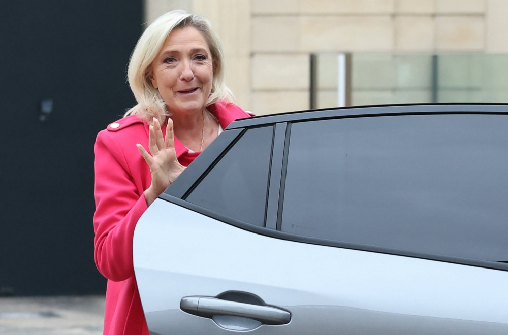 "Le Pen je ponovo spasla Makrona"