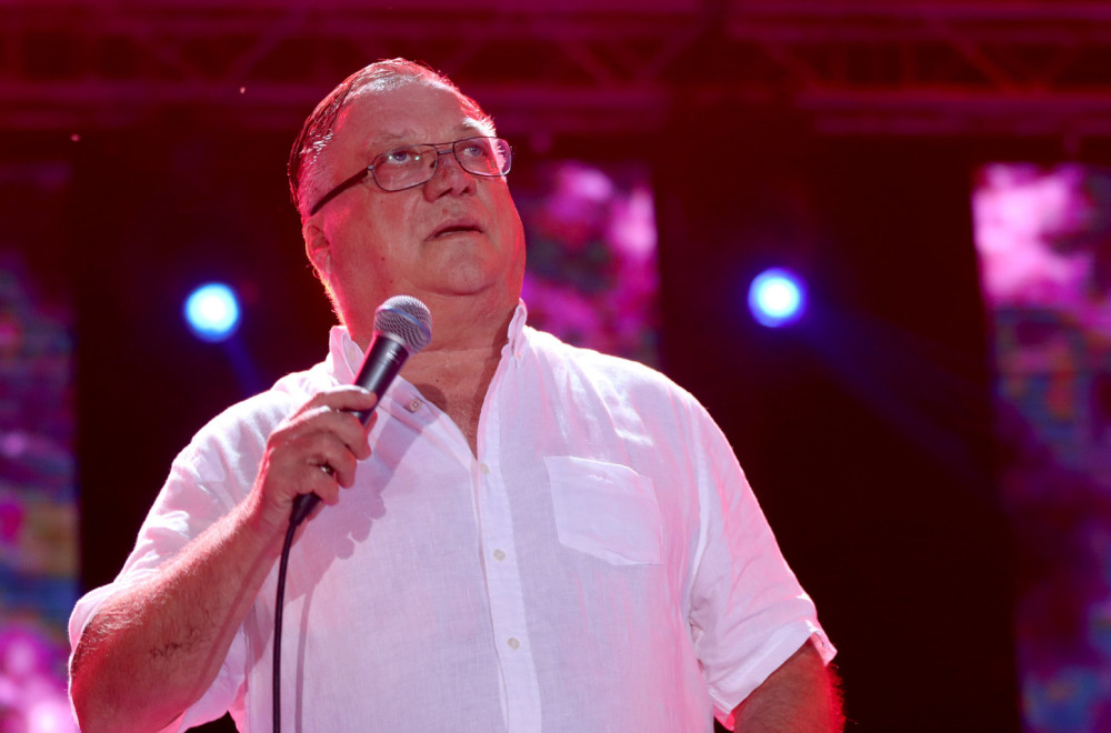 Ko je bio Halid Bešlić: Zaljubljenik u muziku od malih nogu