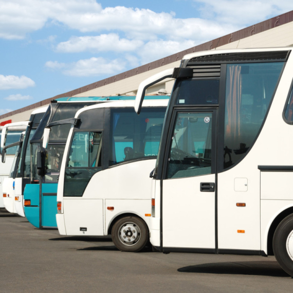 Zabranjeno parkiranje turističkih autobusa na Studentskom trgu