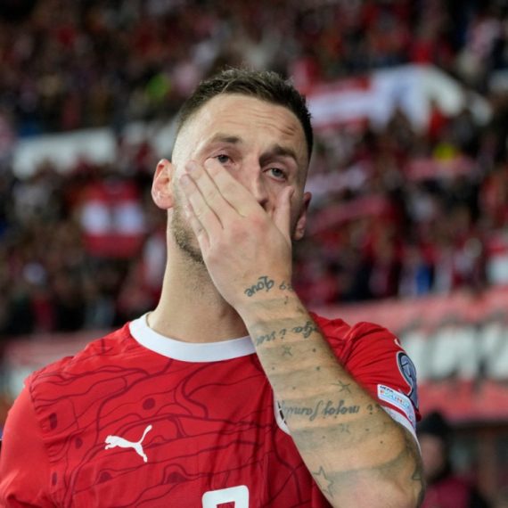 Arnautović u suzama: "Samo su mi rođenja dece lepša od ovoga"