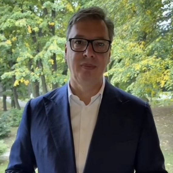 Oglasio se Vučić o NIS-u posle sastanka sa Djukovim: Nestašice neće biti VIDEO