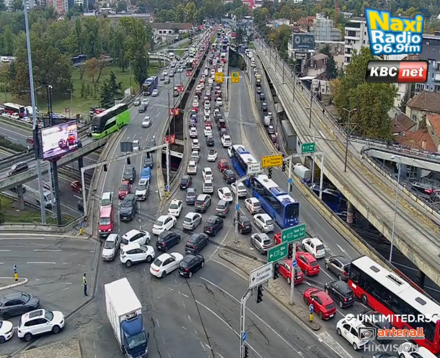 Saobraćajka na Pupinovom mostu – ogromne gužve FOTO/VIDEO