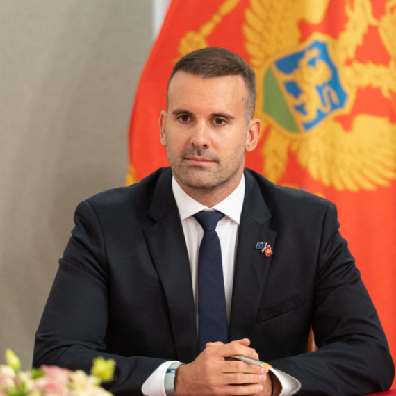 Spajić demantuje Milatovića: Crna Gora neće primati britanske migrante; Predsednik širi dezinformacije