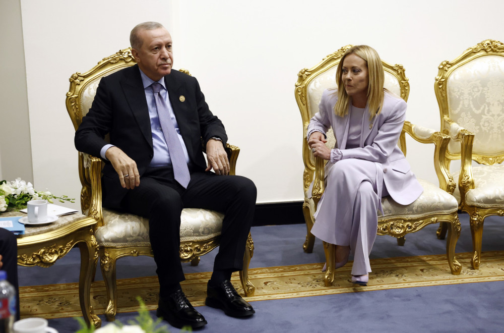 Lepa Meloni, crna knjiga i Infantino; Ovo je 11 bizarnih momenata sa Trampovog samita o Gazi FOTO/VIDEO