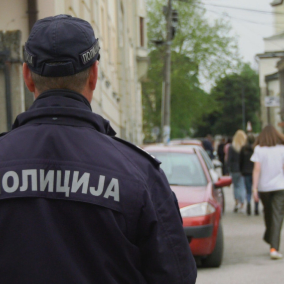 Učenik doneo nož u školu: Reagovala školska uprava i policija
