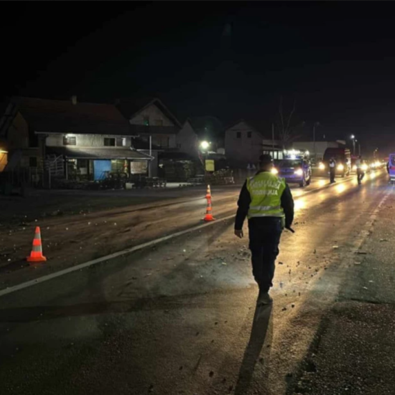 Užas kod Čačka: Autobus sleteo s puta; Jedna osoba poginula, više povređeno FOTO