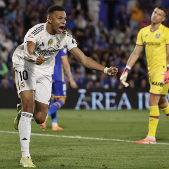 Vinisijus "sređivao" crvene – Mbape spasao Real u predgrađu Madrida VIDEO