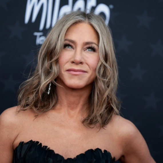 Dženifer Aniston šokirala fanove nepoznatim detaljima iz detinjstva: "Opljačkali su me nekoliko puta"