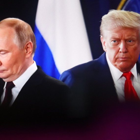 Trump bows to Putin
