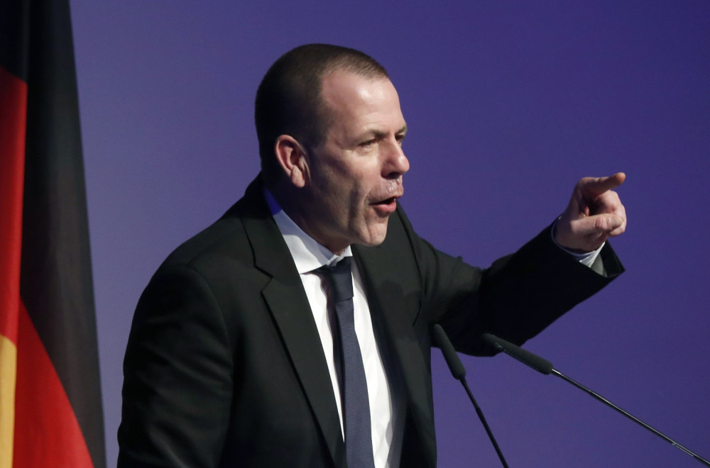 Evroposlanik Vilimski: Vučić ne može biti kriv za tragediju, protesti finansirani spolja da bi ga srušili