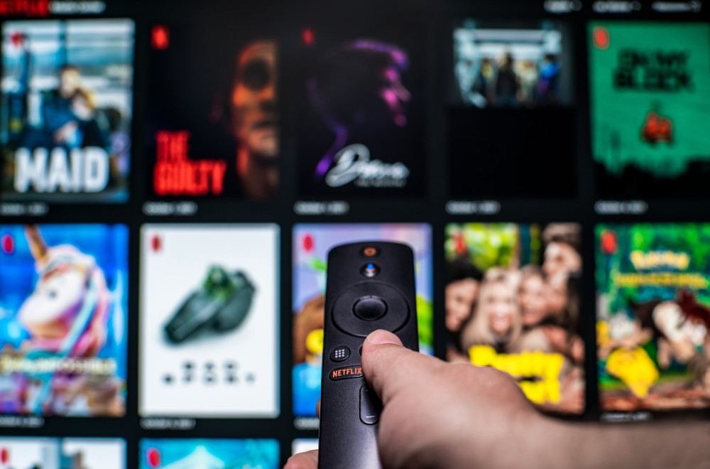 Udari na džep građana: Netfliks optužen da tajno prodaje vaše podatke i zarađuje milijarde