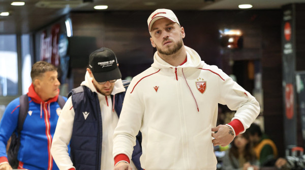 Zvezda otputovala u Bragu – evo koga je Milojević poveo FOTO