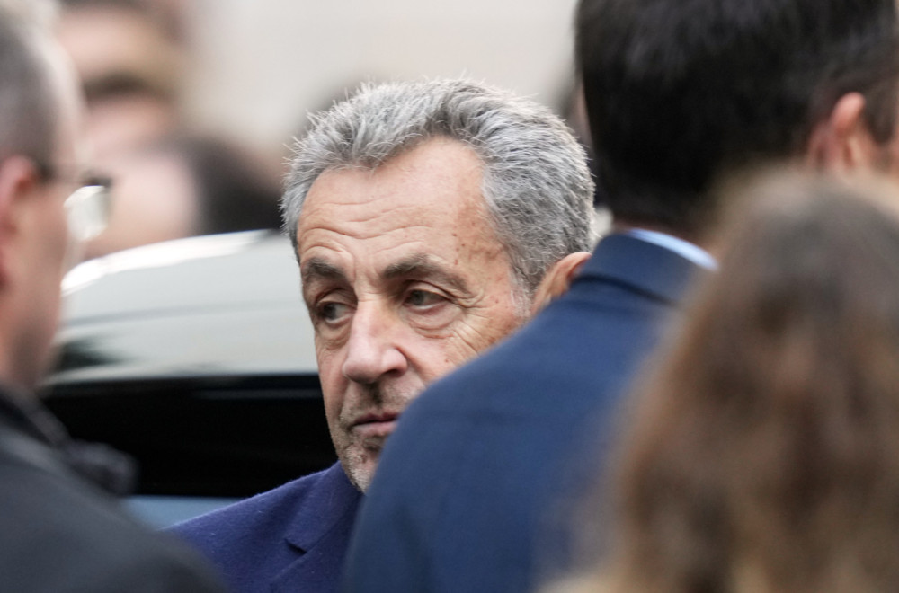 Sarkozi spava u ćeliji od devet kvadrata; Robijaši mu prete: "Osvetićemo Gadafija" VIDEO
