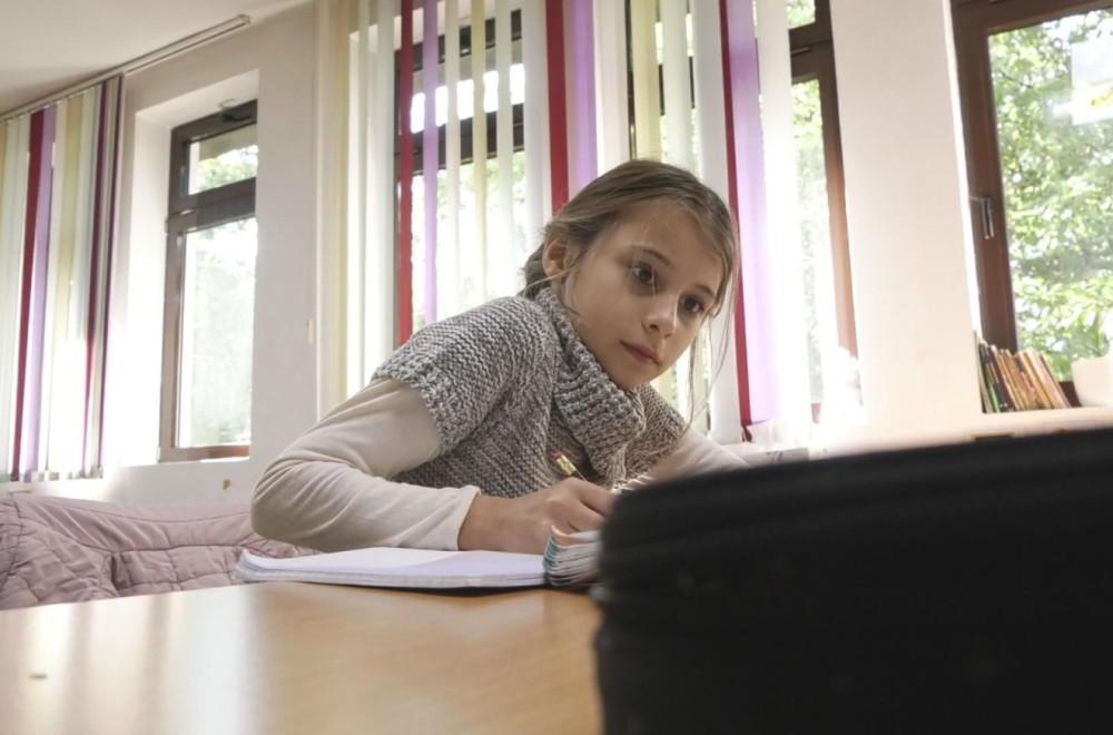 Lepo je u školi, ali mi ponekad nedostaju drugari: Eldina je jedina učenica škole u udaljenom planinskom selu