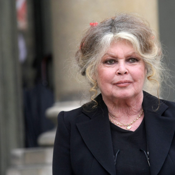 Prijatelji Brižit Bardo zabrinuti: "Nikom se ne javlja, zamišljamo svakakve scenarije" FOTO
