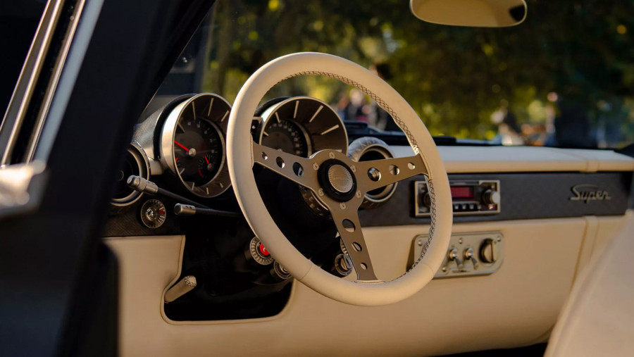 Ovaj Alfa Romeo je toliko lep da bi i Ferrari pocrveneo od zavisti FOTO