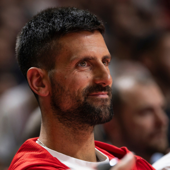 Specijalni gost: Novak Đoković bodri i crveno-bele! VIDEO