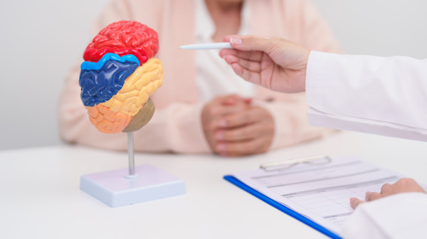Odboren prvi lek na svetu za lečenje Parkinsonove bolesti