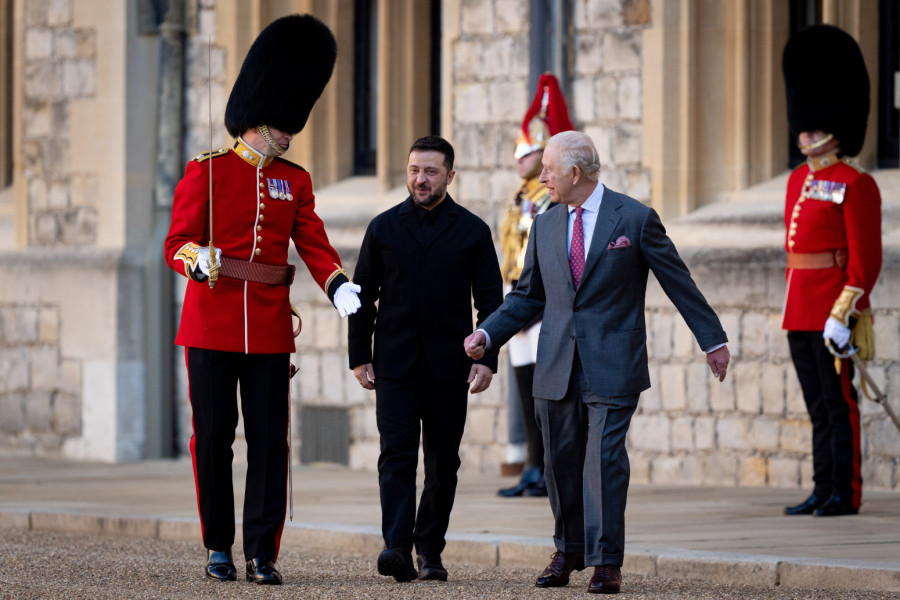 Zelensky arrives in London: Meets King Charles, upcoming meeting with Starmer PHOTO