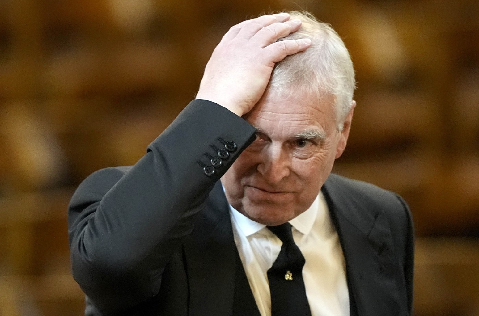 Princ Endrju izbačen iz vile usred noći zbog skandala s Epstajnom