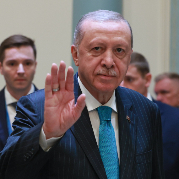 Erdogan "gasi vatru" na Bliskom istoku; Ugovara sastanak Trampa i Pezeškijana