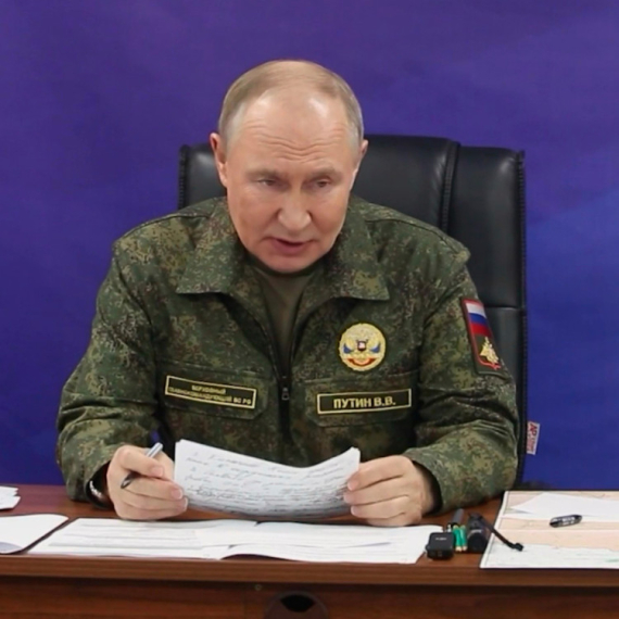 Putin "zvecka" novim oružjem