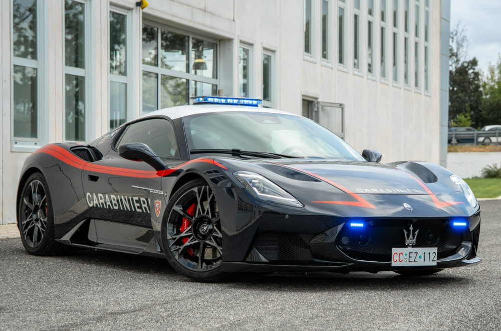 Karabinijeri dobili Maserati – neće juriti kriminalce
