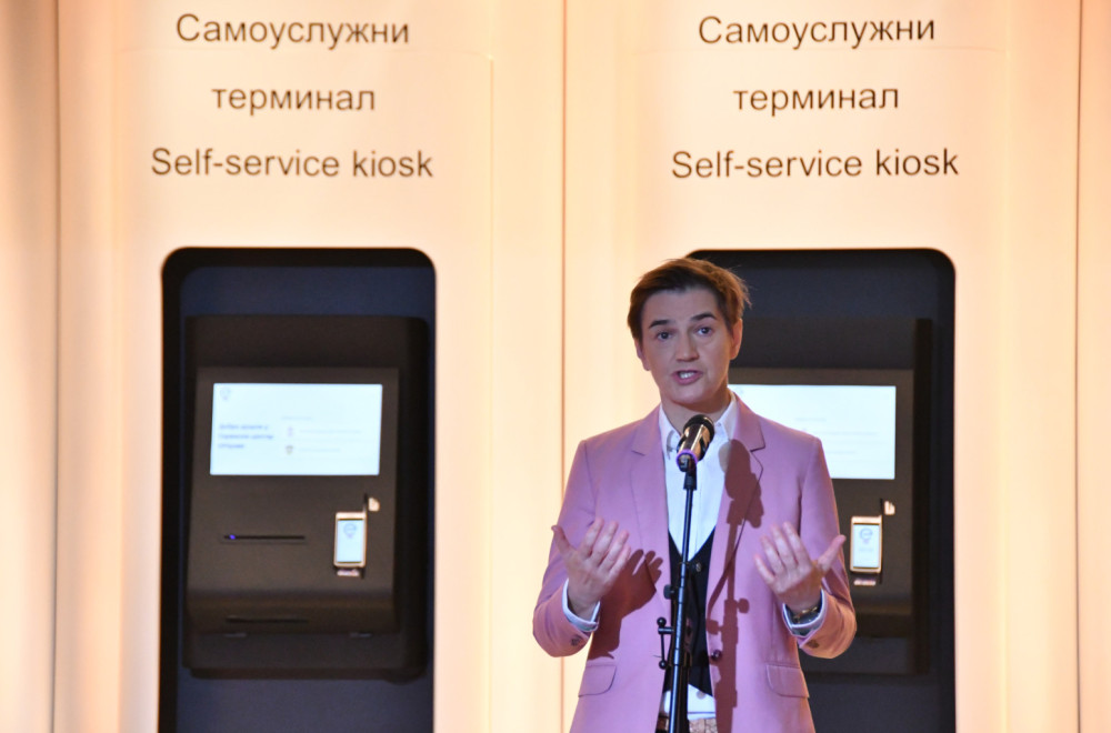 Brnabić otvorila Servisni centar eUprave u TC Galerija