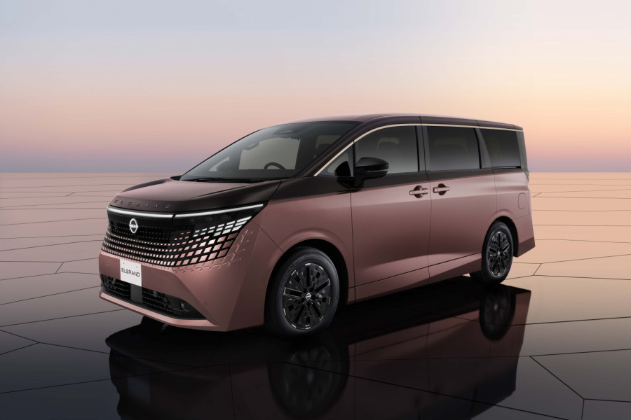 Posle 15 godina: Novi Nissan Elgrand! FOTO