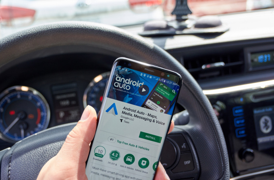 YouTube stiže u automobile, ali bez najvažnije stvari – evo šta zapravo dobijate