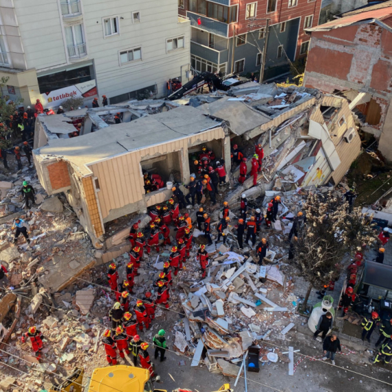 Urušila se zgrada: Poginulo dvoje dece FOTO/VIDEO
