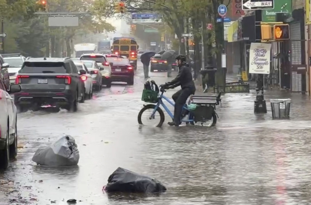 Potop u Njujorku: Dve osobe poginule – ulice pod vodom, letovi otkazani FOTO/VIDEO