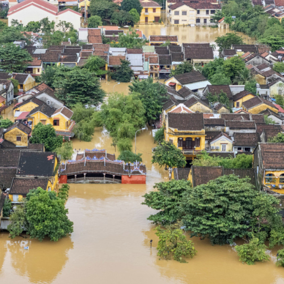 Potop koji se ne pamti: Kiše ne prestaju – desetine mrtvih FOTO/VIDEO