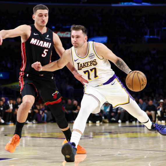 Jović iz prvih redova posmatrao Dončićevu magiju VIDEO