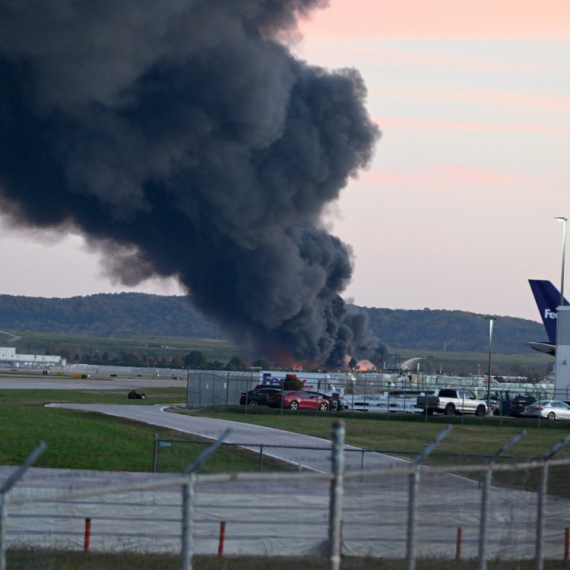 Drama u Majamiju: Srušio se Amazonov teretni avion VIDEO