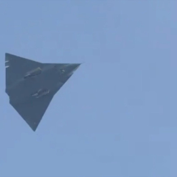 Otkrivene kineske grdosije; Stelt avioni snimljeni u tajnoj bazi FOTO/VIDEO