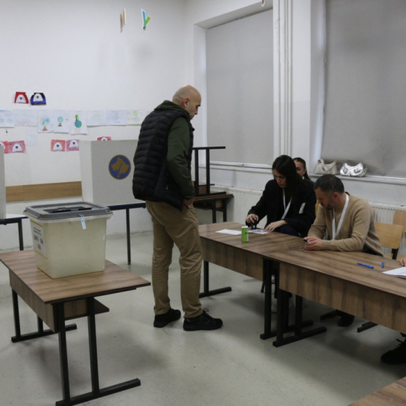 Za izbore na KiM prijavile se 22 stranke, od kojih tri srpske, i tri koalicije