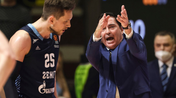 Bivša Zvezdina želja gasi požar u posrnulom gigantu