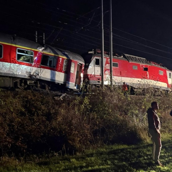 Detalji sudara vozova: Povređeno skoro 80 putnika; Ljudski faktor mogući uzrok nesreće? FOTO/VIDEO