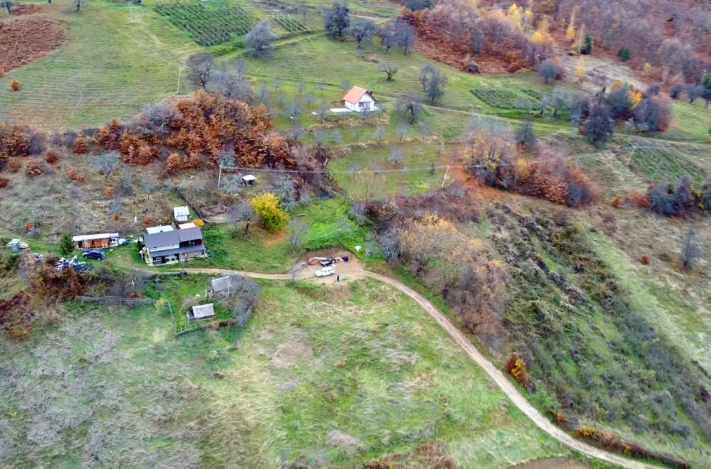 Nesvakidašnja priča sa tromeđe: Milenko poklanjao zemlju kako bi selo bar malo oživelo FOTO