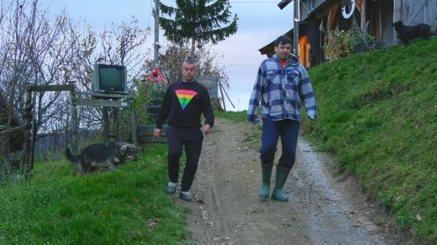 Nesvakidašnja priča sa tromeđe: Milenko poklanjao zemlju kako bi selo bar malo oživelo FOTO