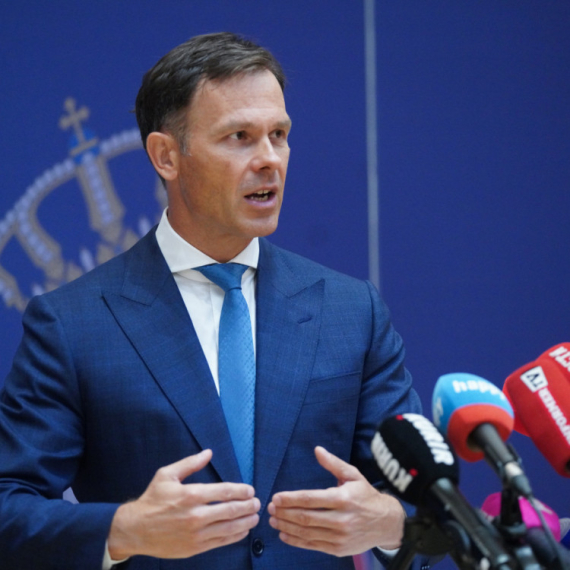 Mali čestitao Dan primirja: Odajemo počast svim junacima koji su dali život za slobodu Srbije FOTO