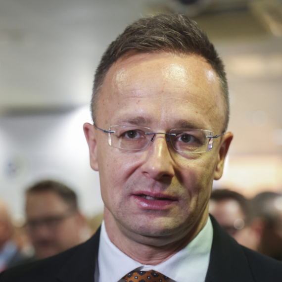 Szijjártó: It is time to stop this madness