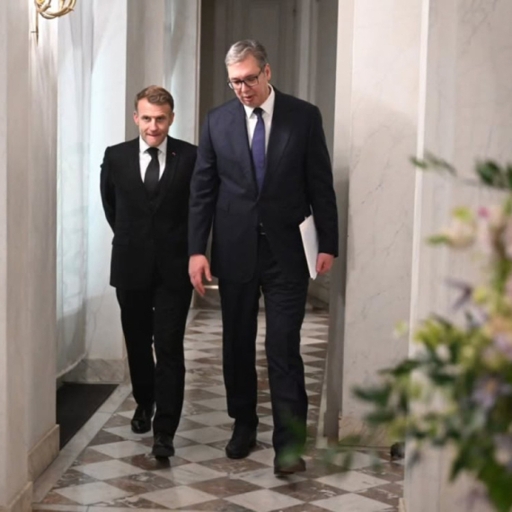 Vučić: Upoznao sam Makrona sa situacijom u vezi sa NIS-om, razgovaraćemo s Amerikancima