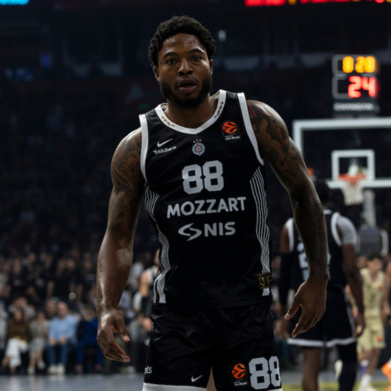 Tajrik Džons napušta Partizan – oblači crveno-beli dres?