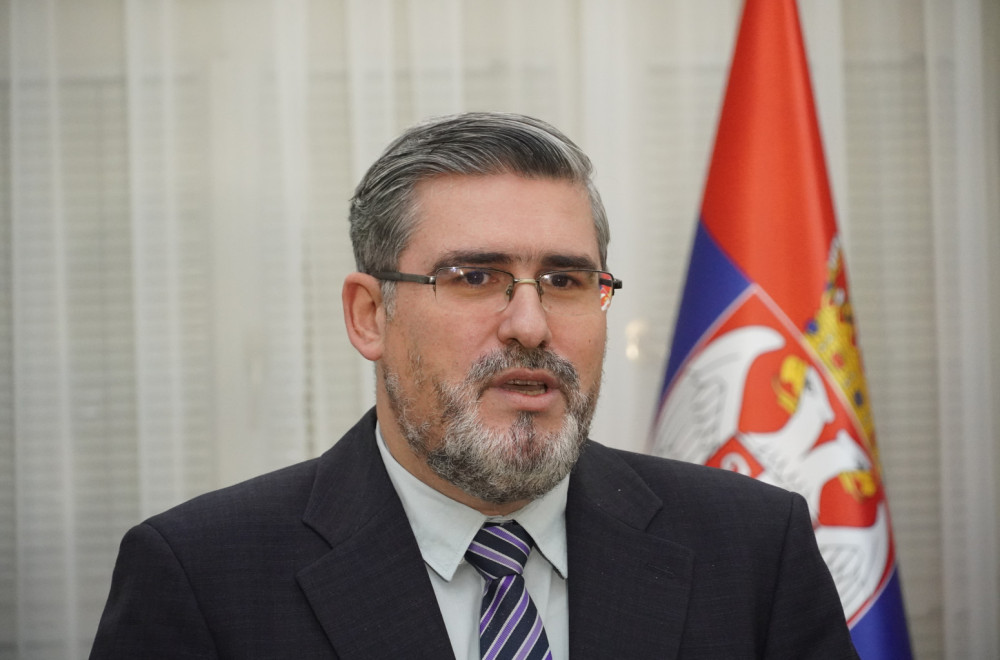 "Stefanović bi mogao da objasni kako to on i ostali 'korifeji evropske ideje' nisu glasali za evropske zakone"