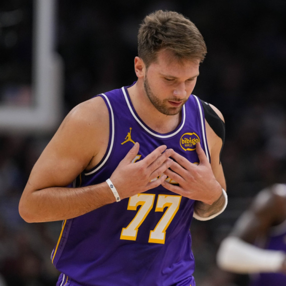 Dončić rame uz rame sa Džordanom i Čemberlenom FOTO