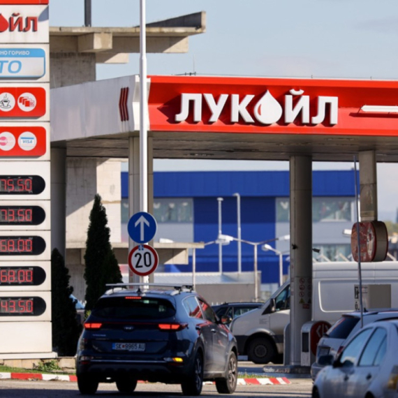 Prvo Pornhub pa Lukoil: Ovaj čovek baš zna da izabere